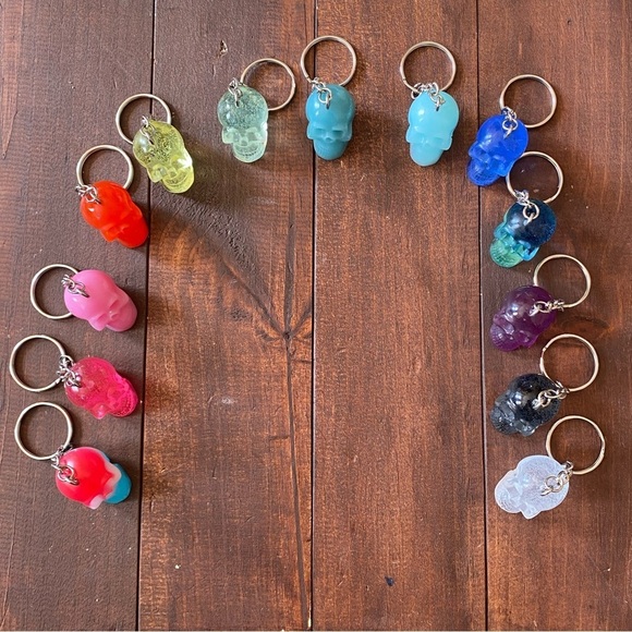 Handmade Resin Clear Yellow Skull 3” Keychain Gothic Backpack Bag Charm NEW - Picture 4 of 5